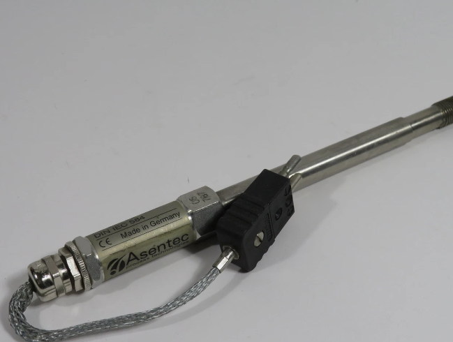 Adaptador USB-C a USB 3.0 + USB 2.0 + USB-C Metal